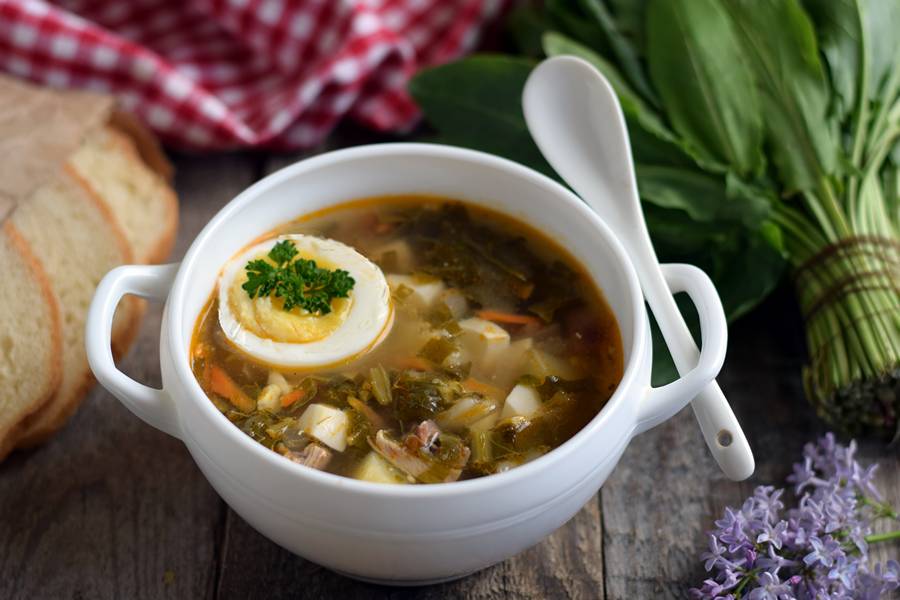 Найкращі рецепти святкових страв на Трійцю