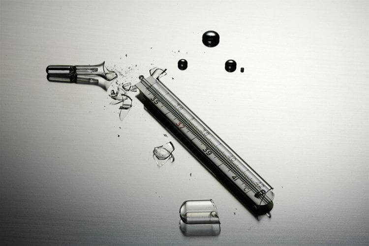 Що робити, коли розбився ртутний градусник?