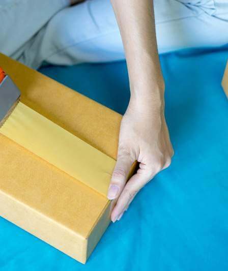 Як швидко і зручно передати посилку до Польщі