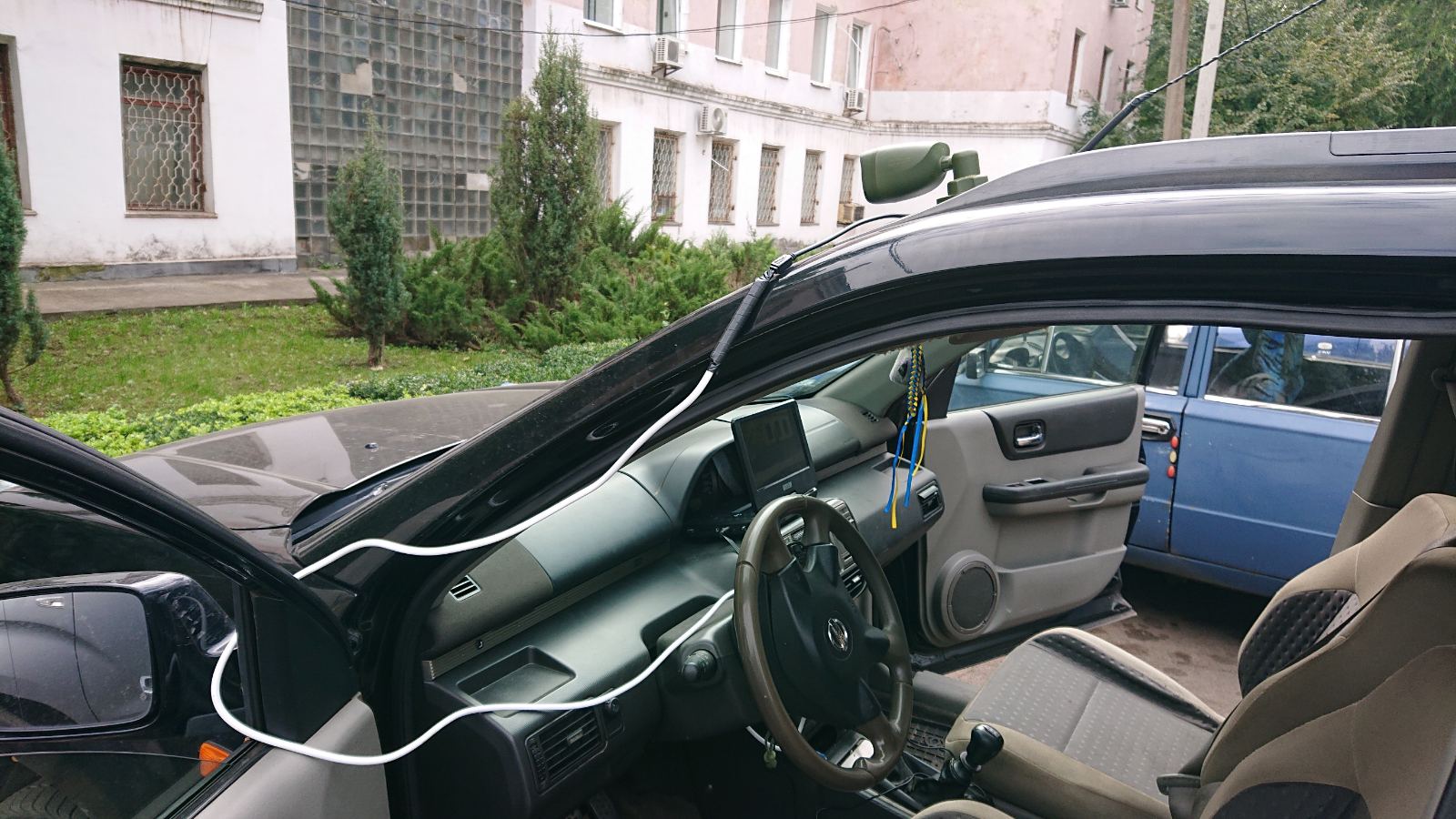 Застосування комплектів нічного бачення на автомобілях військових в Україні