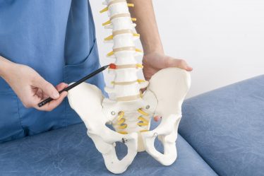 Грыжа межпозвоночного диска: причины, симптомы и современные методы лечения