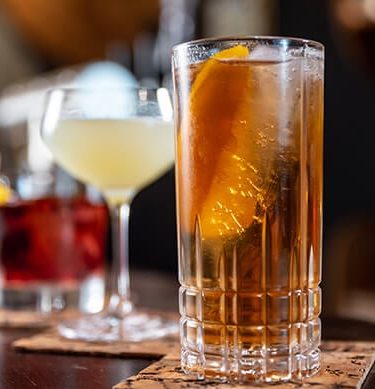 Почему винные коктейли успешно конкурируют с пивом