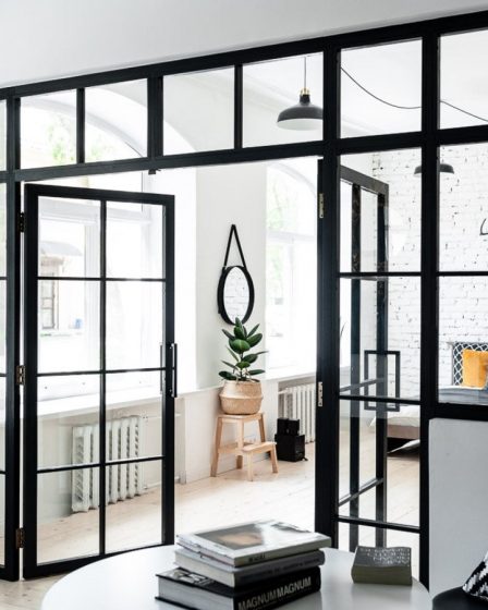 Причины дополнить свой интерьер стеклянными перегородками и дверьми