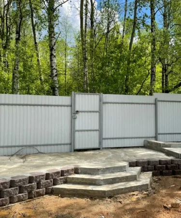 Почему вам стоит выбрать надежные подпорные стенки из бетона