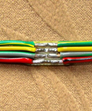 Чим відрізняється опресування від пайки: плюси та мінуси