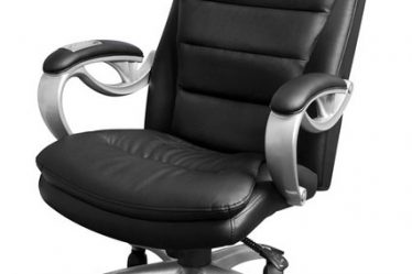 Почему украинцы все чаще выбирают офисные массажные кресла