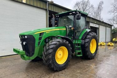 В чем плюсы покупки б/у трактора John Deere