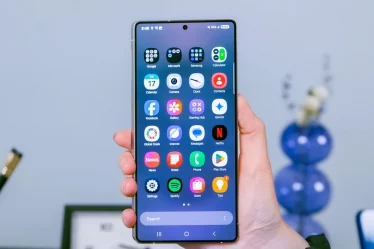 Samsung S25 vs Samsung S26: порівняння двох поколінь флагманських смартфонів